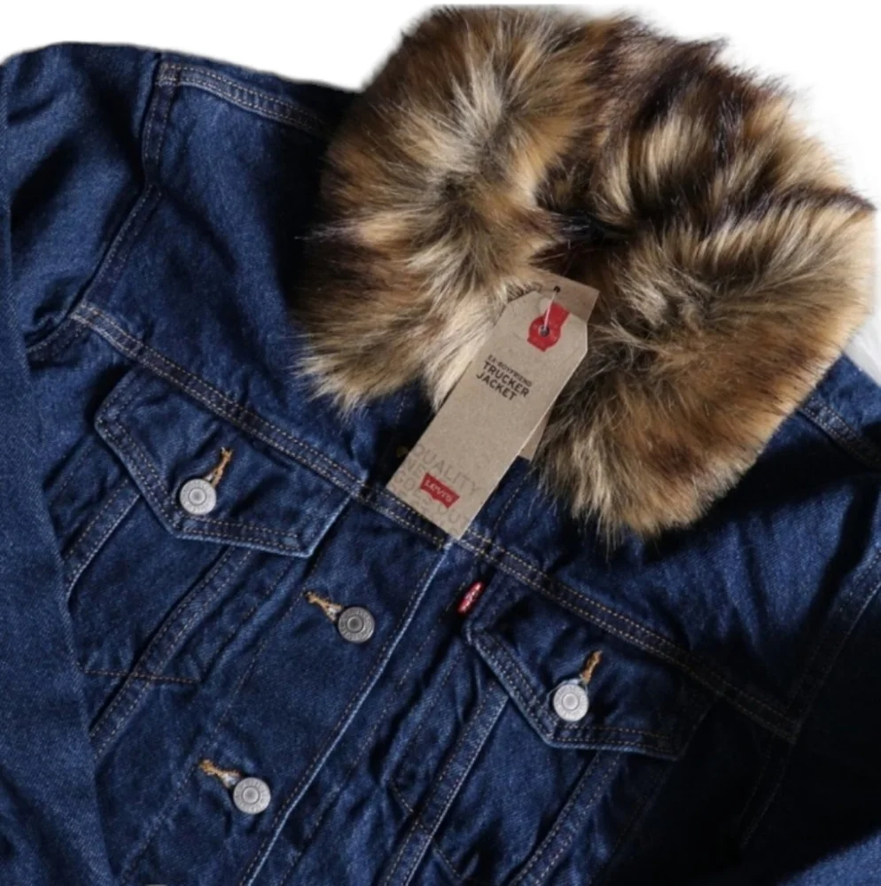 NWT Levi's Quilted Dark Wash Fur Collar Denim Trucker Jacket Size Small - Picture 3 of 8